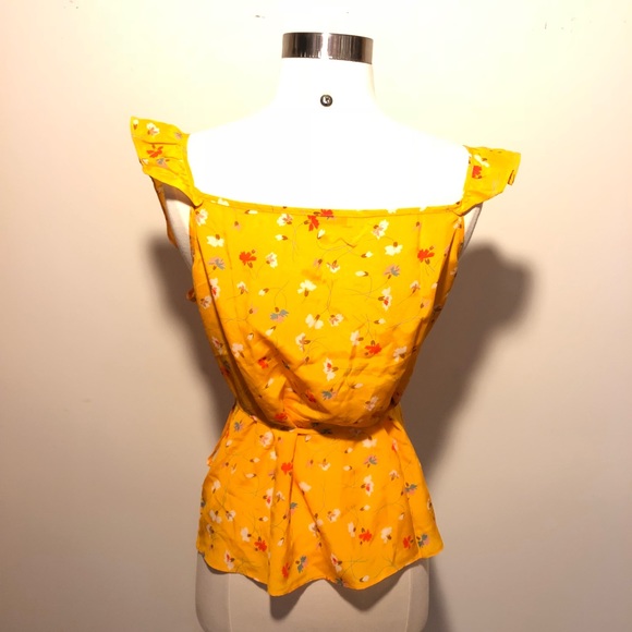 Madewell wrap top with flutter sleeves - Picture 6 of 6